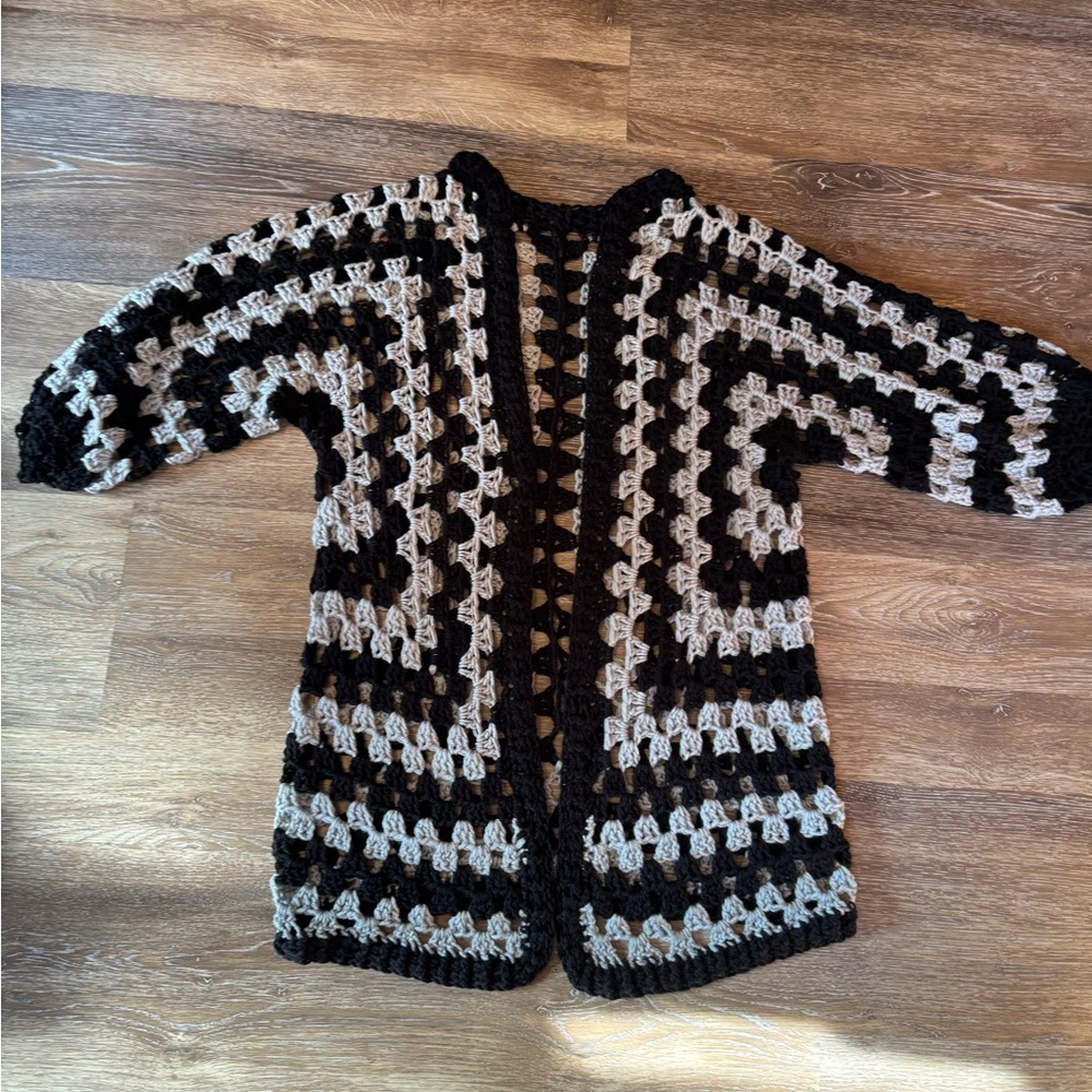 Gorgeous soft cozy‎ LONG Granny Stitch Bkack & Grey Cardigan Sweater